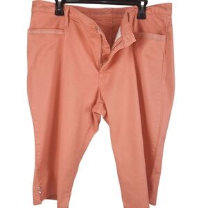 Lee, Chic Coral, below the knee shorts, SZ 18W